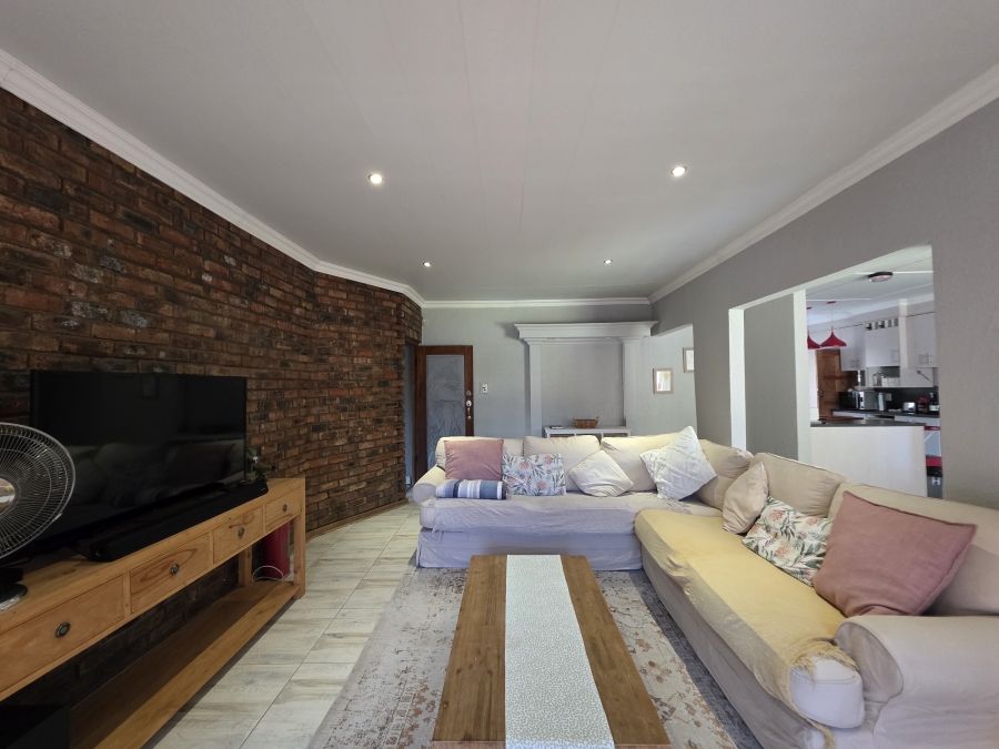 3 Bedroom Property for Sale in Riebeeckstad Free State